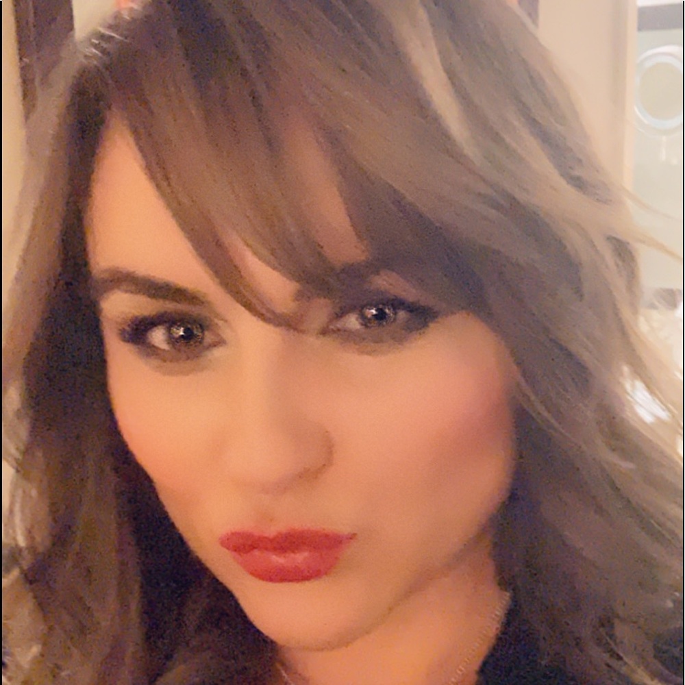 Meet your Posher, Nela